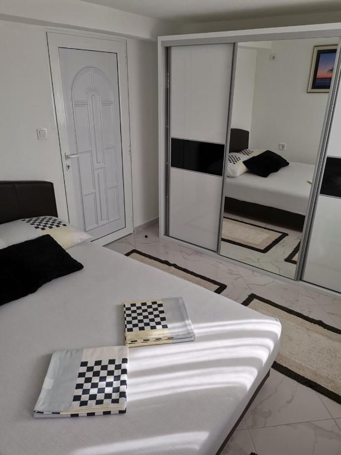 Planet Rooms Dobra Voda Dış mekan fotoğraf