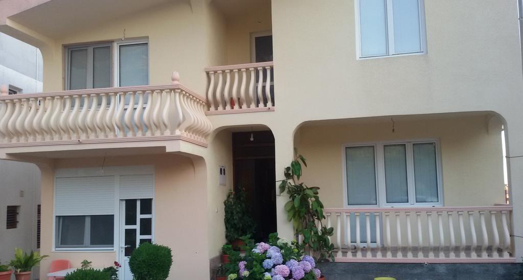 Planet Rooms Dobra Voda Dış mekan fotoğraf