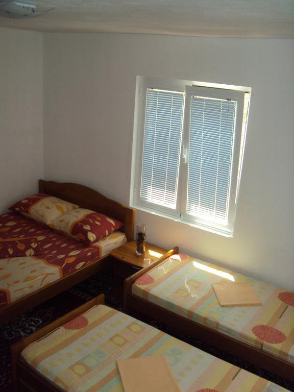 Planet Rooms Dobra Voda Dış mekan fotoğraf